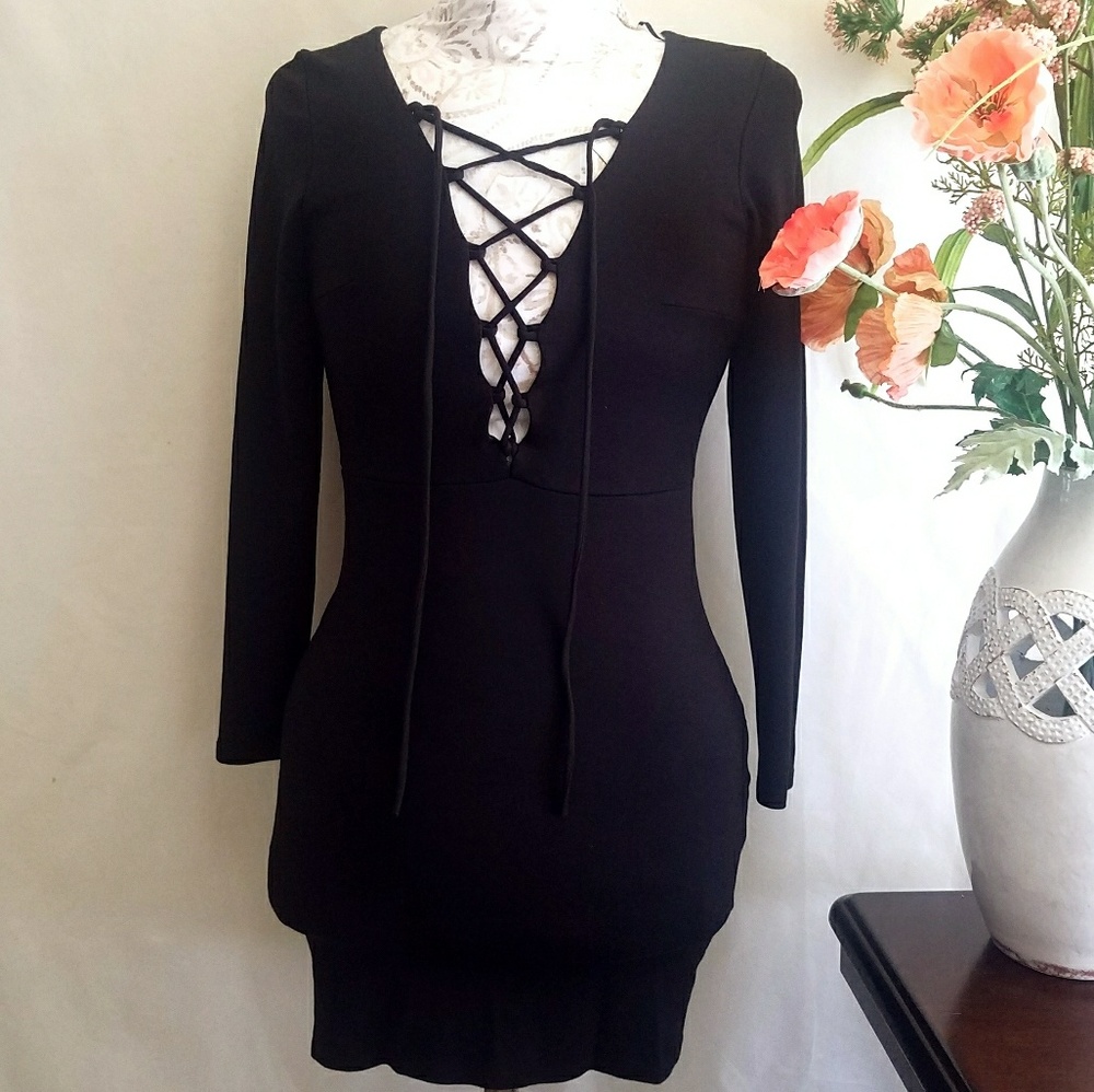 Black Long-sleeved dress